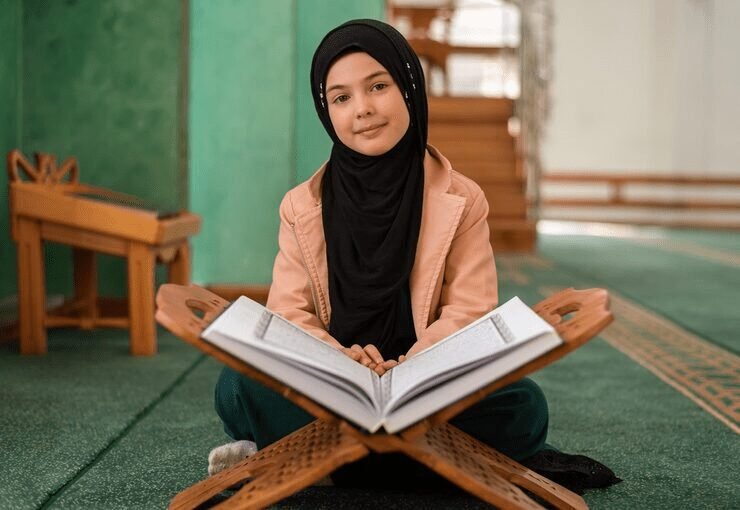 imageye imgi 13 muslim child girl reading quran inside mosque 606562 1067